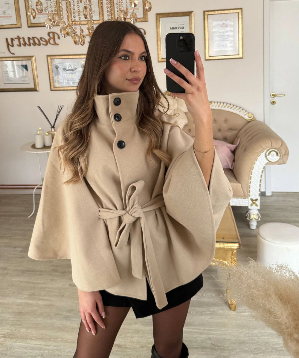 Poncho cape beige porté